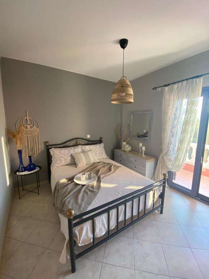 Ostraco Suite 2 Nafpaktos Екстериор снимка