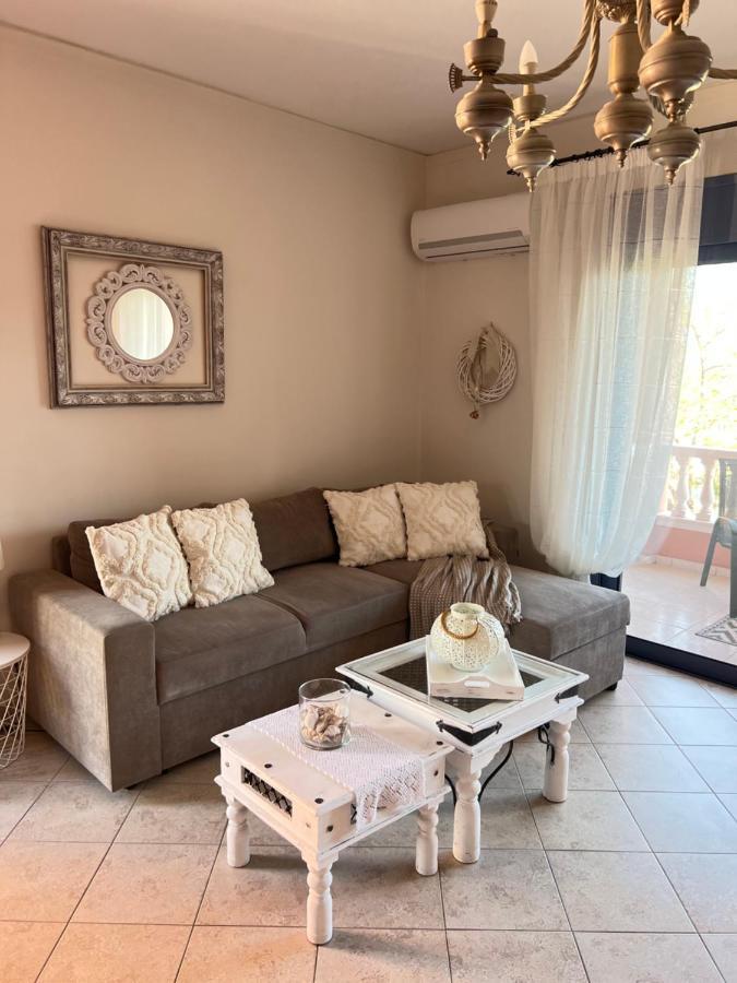 Ostraco Suite 2 Nafpaktos Екстериор снимка